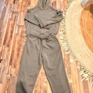 OQQ PLUS SIZE NWOT Women's Olive Green Hoodie & Jogger Pants Set Size XXL